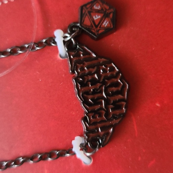 Stranger Things Merch T-shirt (L) + bracelets & necklaces (new) - Picture 6 of 13